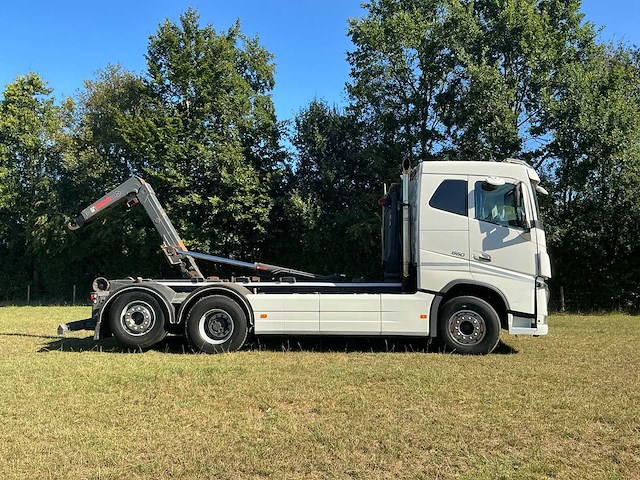 2015 volvo fh16 vrachtwagen met haakarm - afbeelding 34 van  36