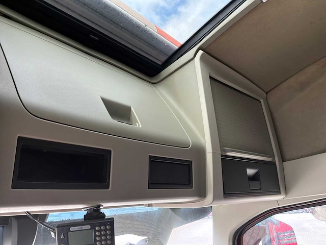 2015 volvo fh460 vrachtwagen, opleggertrekker - afbeelding 27 van  37
