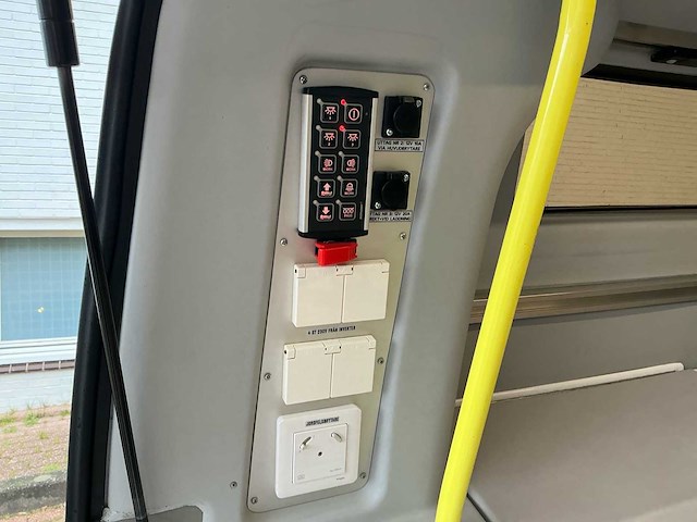 2015 volvo nilsson v70 ambulance camper - afbeelding 13 van  25