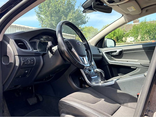 2015 volvo v60 2.4 d6 tw.en. mom. personenauto - afbeelding 13 van  14