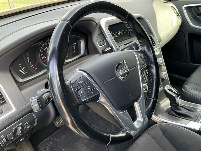 2015 volvo xc60 2.0 d4 fwd oc. race personenauto - afbeelding 7 van  31