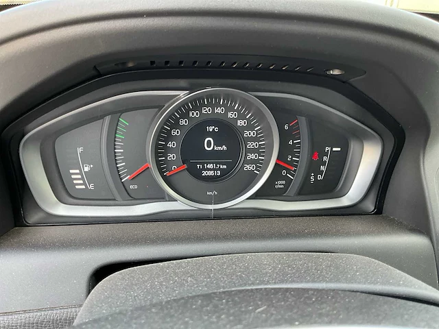 2015 volvo xc60 2.0 d4 fwd oc. race personenauto - afbeelding 13 van  31