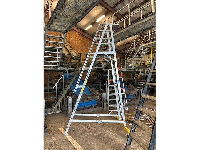 2015 zarges z600 trap - afbeelding 2 van  5