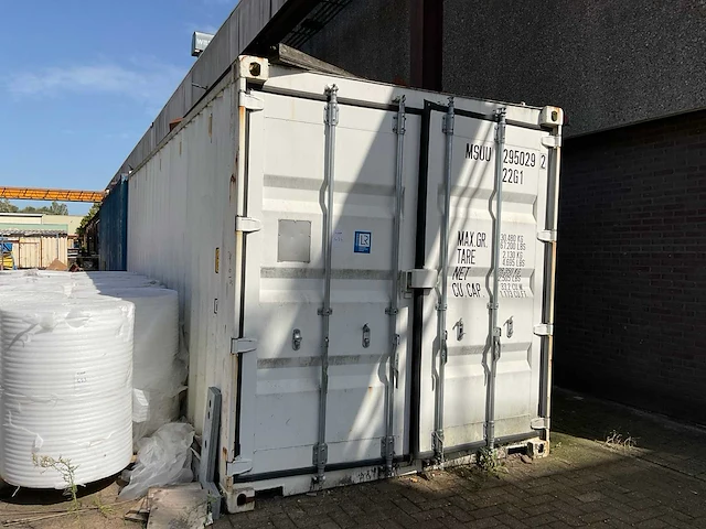 2015 zeecontainer met stekeinden - afbeelding 1 van  12