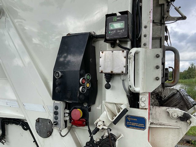 2016 - ginaf/iveco - 2016 - vrachtwagen/vuilniswagen - afbeelding 7 van  34