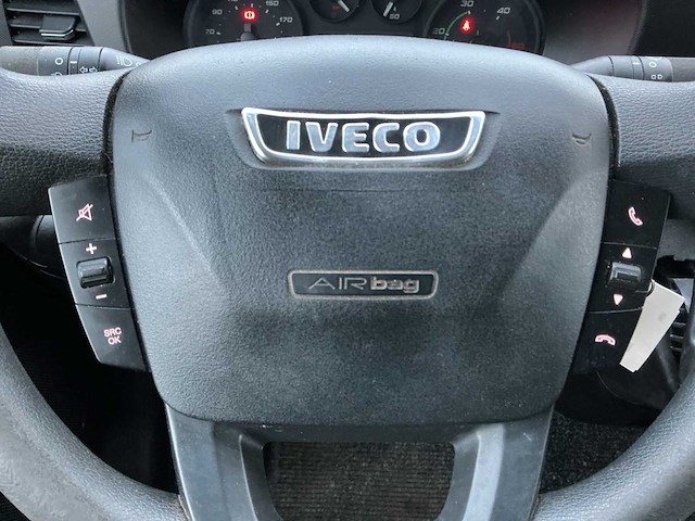 2016 - iveco - daily - 35s13v 2.3 352 h2 l - bedrijfswagen - afbeelding 3 van  13