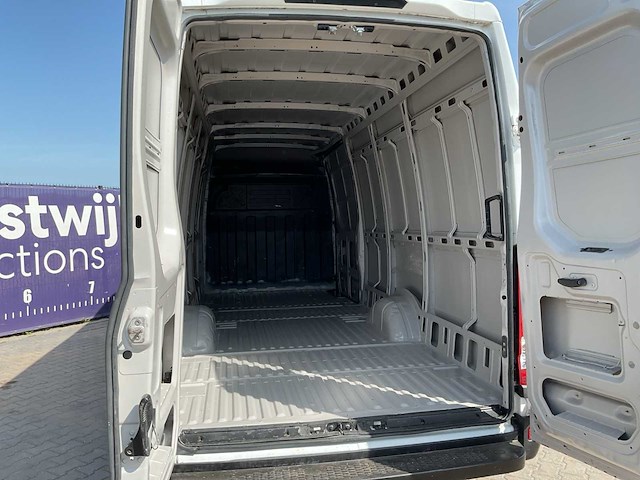 2016 - iveco - daily - 35s14v 2.3 410 h2 - bedrijfswagen - afbeelding 9 van  11