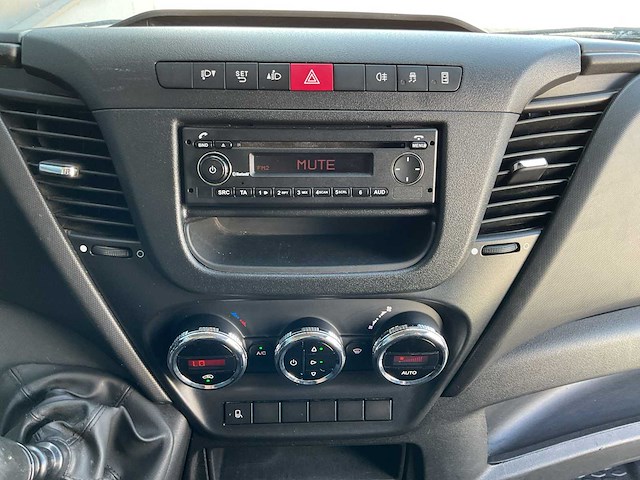 2016 - iveco - daily - 35s14v 2.3 410 h2 - bedrijfswagen - afbeelding 2 van  11