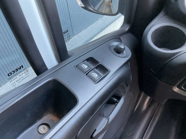 2016 - iveco - daily - 35s14v 2.3 410 h2 - bedrijfswagen - afbeelding 3 van  11