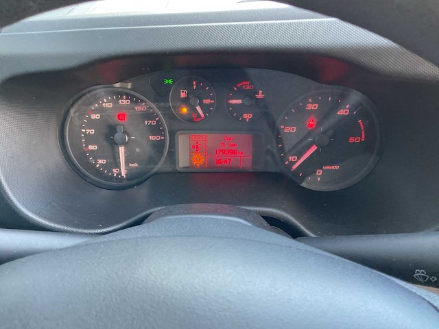 2016 - iveco - daily - 35s14v 2.3 410 h2 - bedrijfswagen - afbeelding 11 van  11