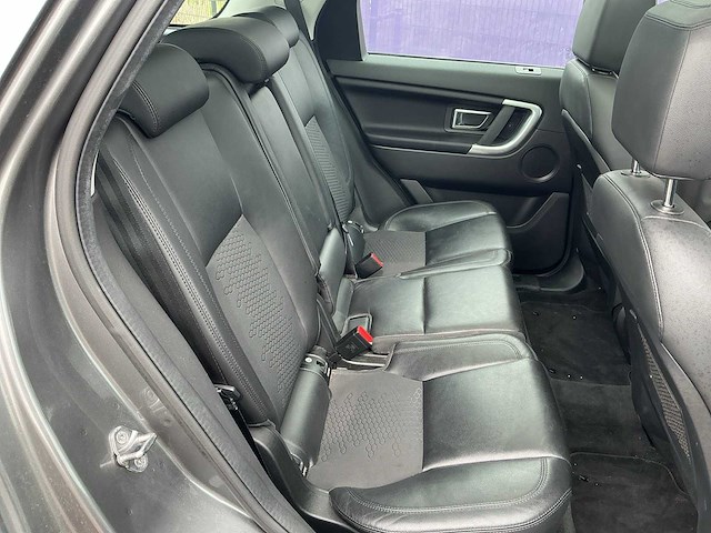 2016 - land rover - discovery sport - 2.0 td4 urb. ser. se - personenauto - afbeelding 11 van  15