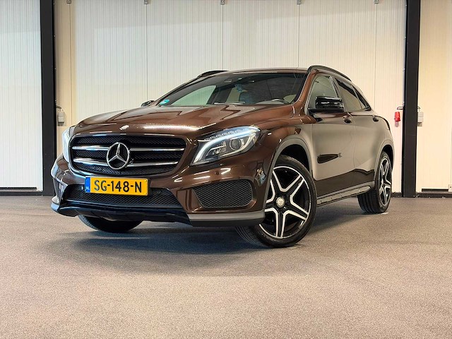 2016 - mercedes-benz - gla-klasse - 200 premium plus sg-148-n iaw - afbeelding 1 van  24
