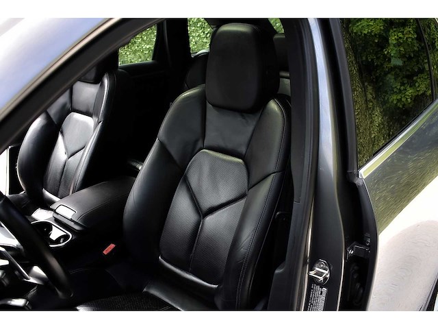 2016 - porsche - cayenne - car - afbeelding 32 van  74