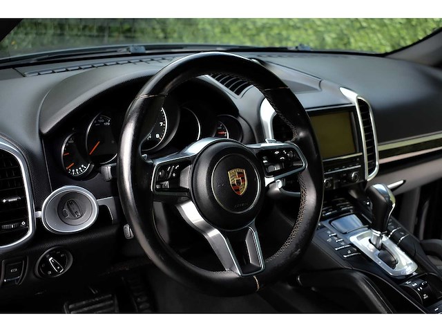 2016 - porsche - cayenne - car - afbeelding 34 van  74