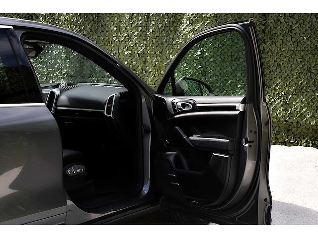 2016 - porsche - cayenne - car - afbeelding 42 van  74