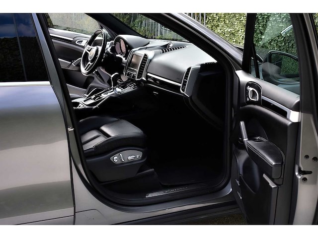 2016 - porsche - cayenne - car - afbeelding 43 van  74