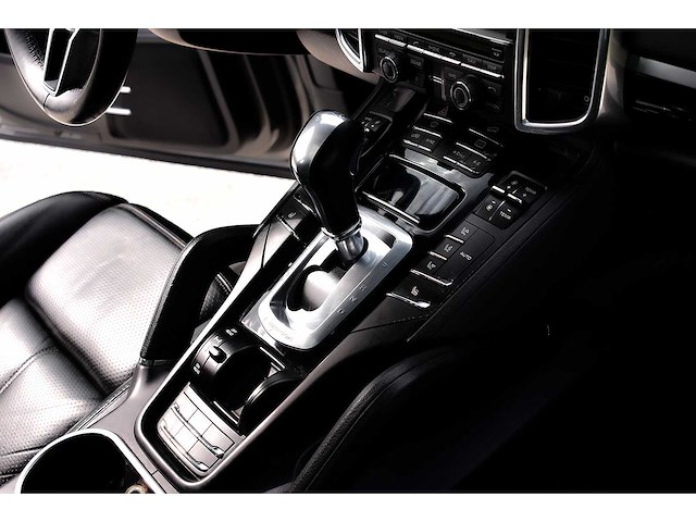 2016 - porsche - cayenne - car - afbeelding 46 van  74