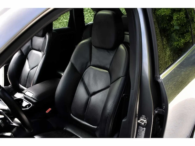 2016 - porsche - cayenne - car - afbeelding 37 van  80