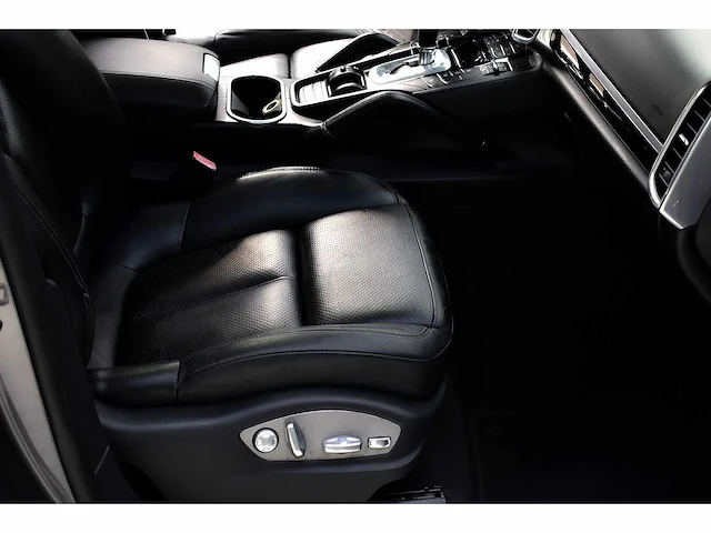 2016 - porsche - cayenne - car - afbeelding 49 van  80