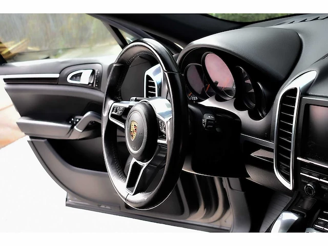 2016 - porsche - cayenne - car - afbeelding 51 van  61
