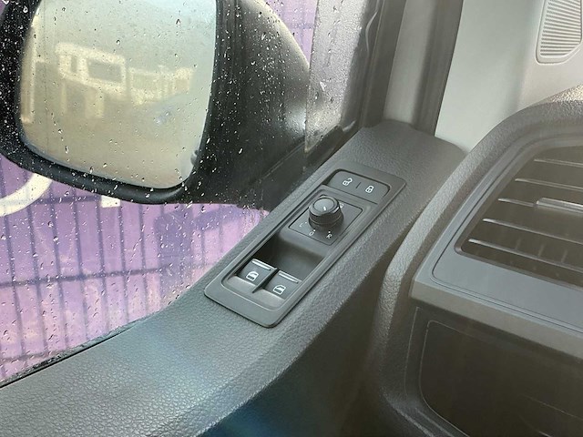 2016 - volkswagen - transporter - 2.0 tdi l2h1 comf. - bedrijfswagen - afbeelding 4 van  14