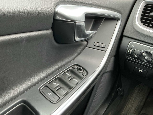 2016 - volvo - v60 - 2.0 d2 kinetic bns - personenauto - afbeelding 9 van  10