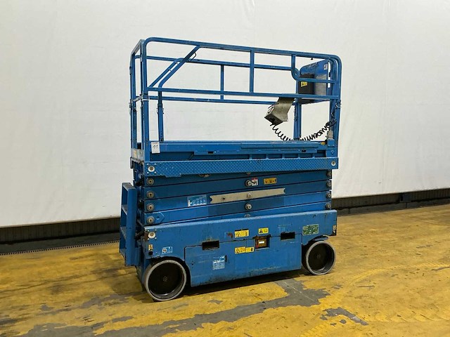 2016 airo x12 en hoogwerker - afbeelding 1 van  12