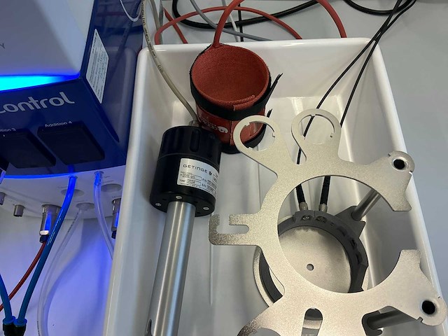 2016 applikon my-control kleinschalige bioreactor - afbeelding 8 van  10