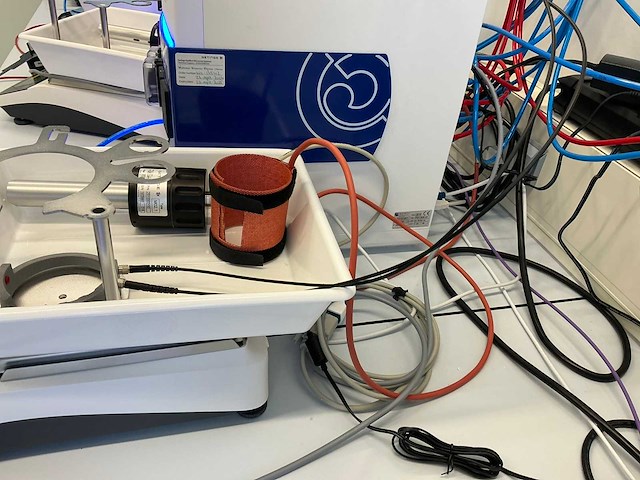 2016 applikon my-control kleinschalige bioreactor - afbeelding 9 van  10