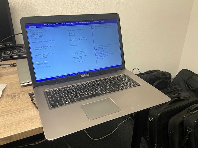 2016 asus p756u laptop - afbeelding 1 van  7