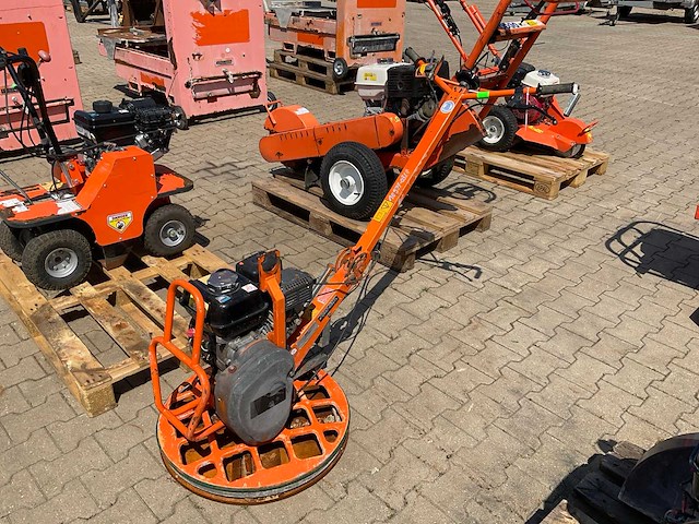 2016 atlas copco bg240 mechanische troffel / betonvlinder / cementvlinder - afbeelding 3 van  9