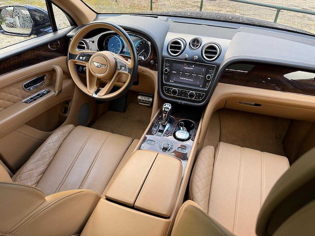 2016 bentley bentayga w12 608pk personenauto - afbeelding 1 van  9