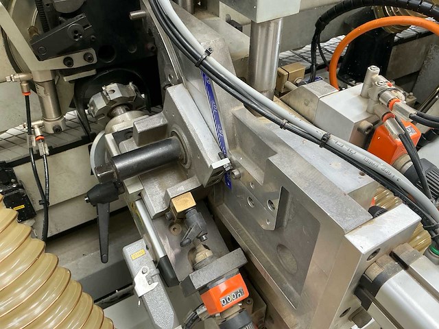 2016 biesse jade 340 halfautomatische kantenaanlijmmachine - afbeelding 38 van  43