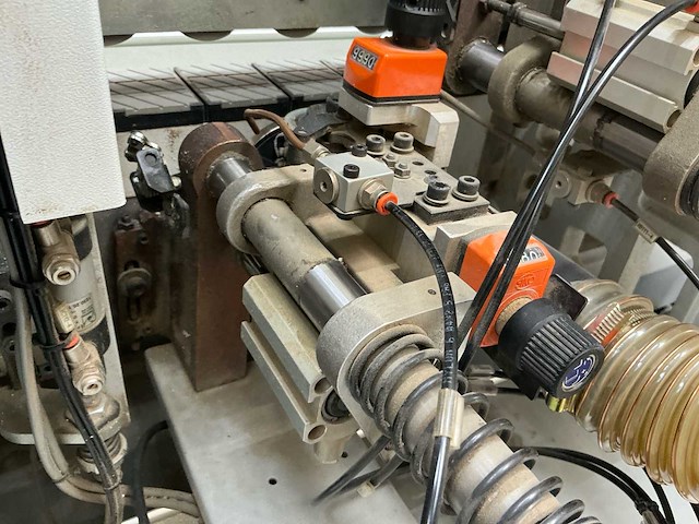 2016 biesse jade 340 halfautomatische kantenaanlijmmachine - afbeelding 19 van  43