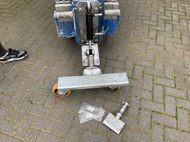 2016 blastrac bms-200adb ride-on tapijtstripper - afbeelding 8 van  14