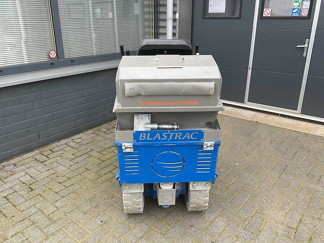 2016 blastrac bms-200adb ride-on tapijtstripper - afbeelding 11 van  14