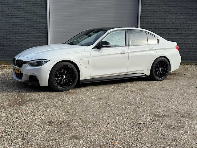 2016 bmw 330 e m-pakket personenauto - afbeelding 3 van  10