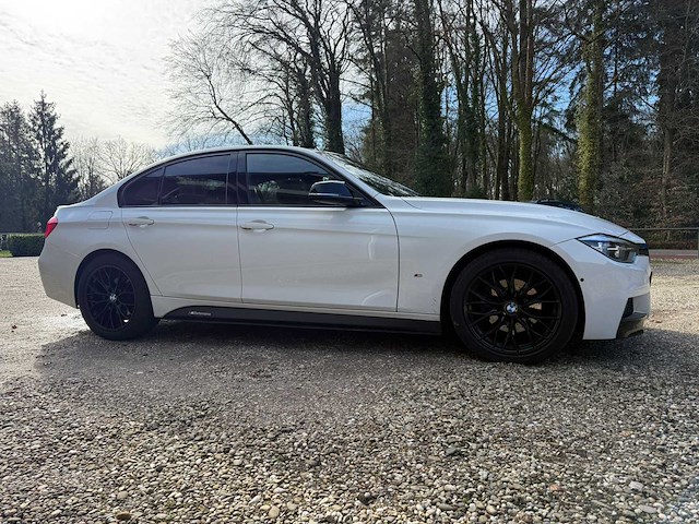 2016 bmw 330 e m-pakket personenauto - afbeelding 3 van  3