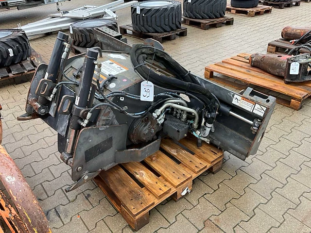 2016 bobcat 18pla asfaltfreesmachine / betonfreesmachine - afbeelding 1 van  12