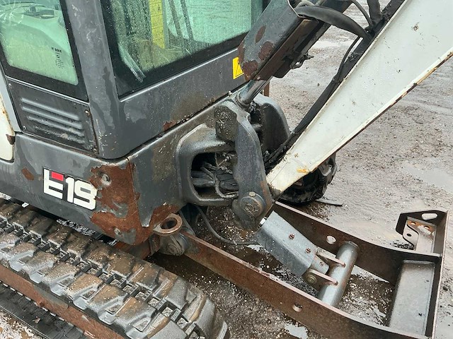2016 bobcat e19 minigraafmachine - afbeelding 18 van  40