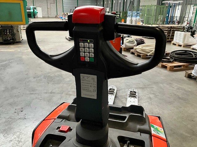 2016 bt lpe200 elektrische palletwagen - afbeelding 10 van  11