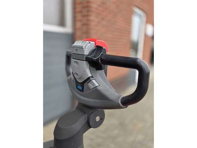 2016 bt swe140l freelift meerijstapelaar - afbeelding 4 van  7