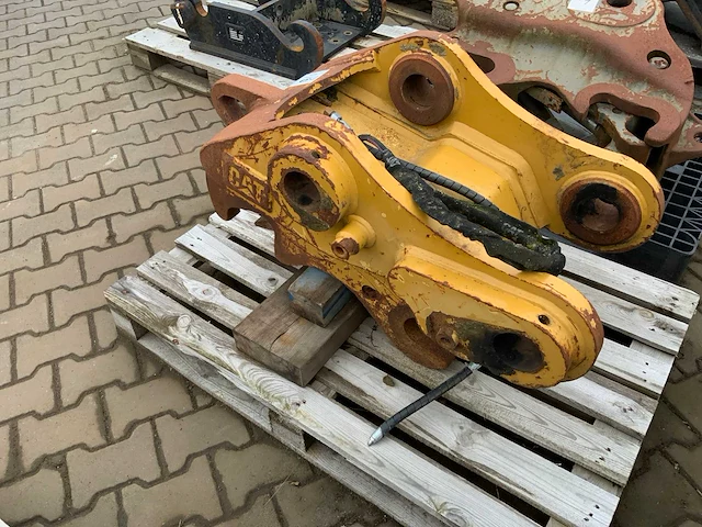 2016 caterpillar b-l linkage snelwissel - afbeelding 5 van  8