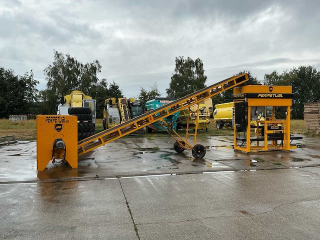 2016 çelikel perpetual semi-automatische silage verpakkingsinstallatie met 2 m³ mengbunker en 7 m transportband - afbeelding 18 van  38