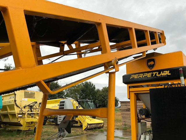 2016 çelikel perpetual semi-automatische silage verpakkingsinstallatie met 2 m³ mengbunker en 7 m transportband - afbeelding 19 van  25