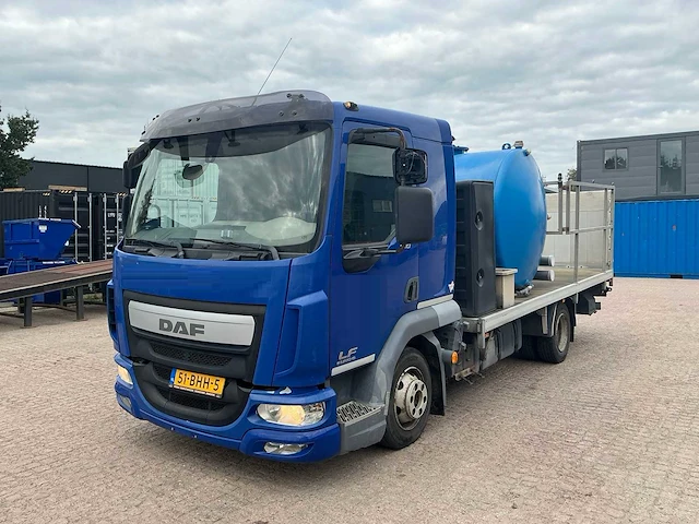 2016 daf lf 180 vrachtwagen met laadlift - afbeelding 1 van  18
