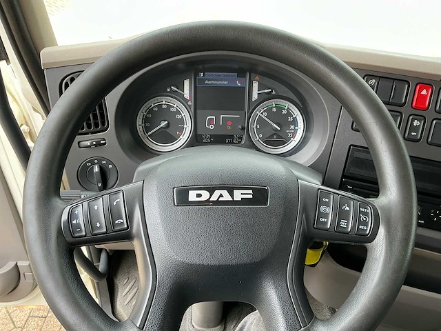 2016 daf lf220 vrachtwagen - afbeelding 18 van  28