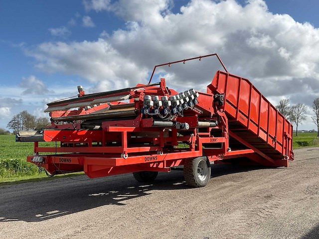 2016 downs dg 300 + det 3m stortbak met spiraalrollenreiniger - afbeelding 1 van  7
