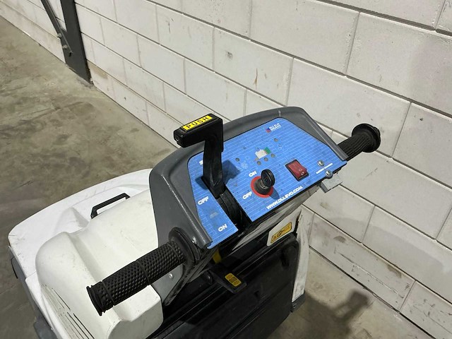 2016 dulevo spark 700eh elektrische veegmachine - afbeelding 5 van  12