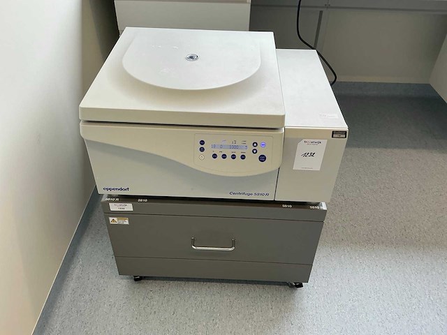 2016 eppendorf 5810 r high speed refrigerated laboratory centrifuge - afbeelding 3 van  9